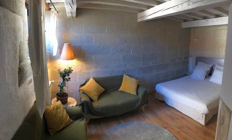 Holiday Home 'Gite La Paloma' with Wi-Fi and Air Conditioning in Barbentane, Arles region