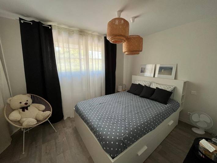 Location de vacances pour 4 personnes, avec vue ainsi que jardin et piscine à Saint-Aubin-des-Ormeaux - 4