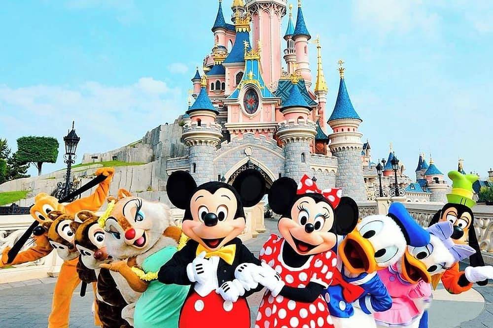 Entire apartment, L'Olivier 7min Disneyland Paris 4 persons + 1 baby with Parking/Balcony in Bailly-Romainvilliers, Seine-et-Marne