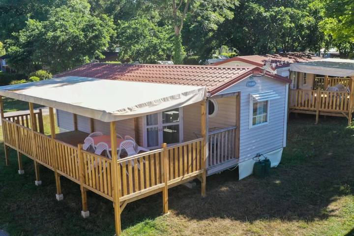Camping pour 6 personnes, avec sauna et bassin pour enfant dans l' Ariège - 3