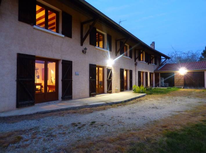 Chambre d’hôte pour 4 personnes, avec piscine et jardin dans l' Isère - 2