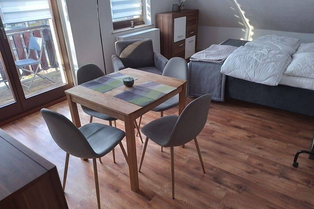 Ganze Wohnung, 1 room apartment directly on the Schwielowsee with bathing access and garden in Ferch, Schwielowsee