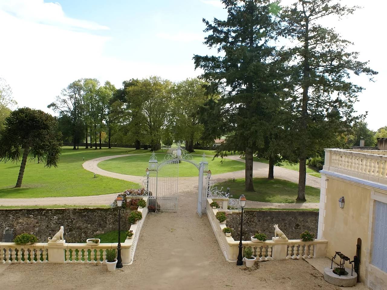 Appartement entier, Château Les Forges – Tennis, Piscine, Golf in Les Forges, Deux-Sèvres