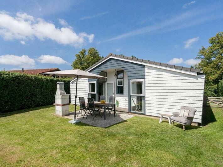 Ferienhaus für 4 Personen, mit Terrasse und Garten in Renesse