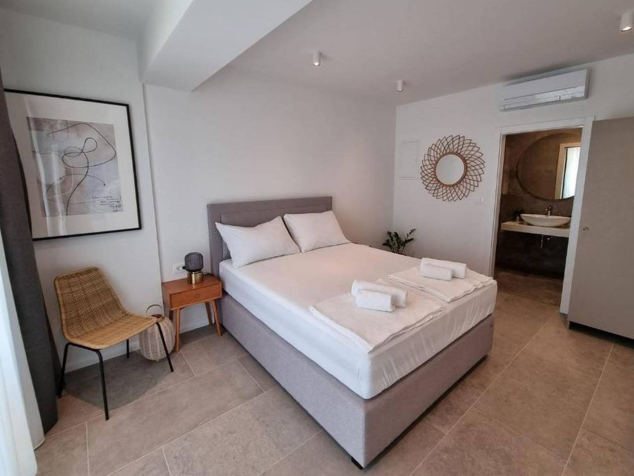 Ganze Wohnung, The Nest, eine moderne Wohnung in einer authentischen mediterran-adriatischen U in Plat, Dubrovnik-Neretva