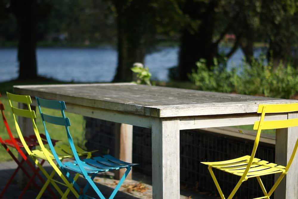 Ganze Wohnung, House on the Havelbogen directly on the water with canoe and jetty, garden apartment***** in Plötzin, Werder