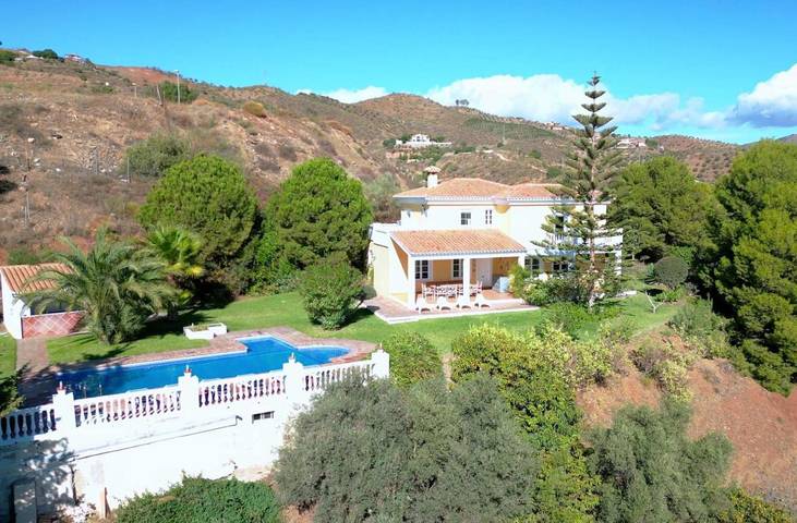 Casa rural para 12 personas, con vistas y jardín además de terraza y piscina en Rincón de la Victoria - 4