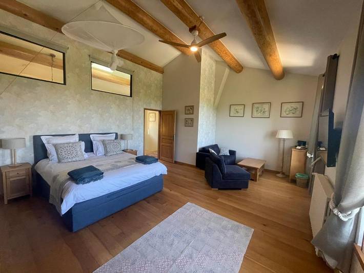Chambre d’hôte pour 2 personnes, avec Balcon et Terrasse ainsi que Jacuzzi et Jardin