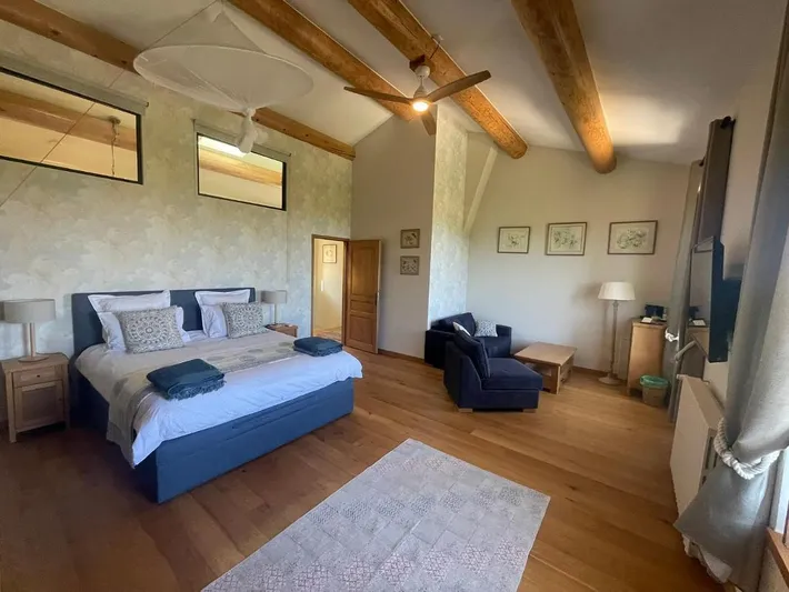 Alojamiento y desayuno para 2 personas, con jacuzzi además de jardín y piscina - 1