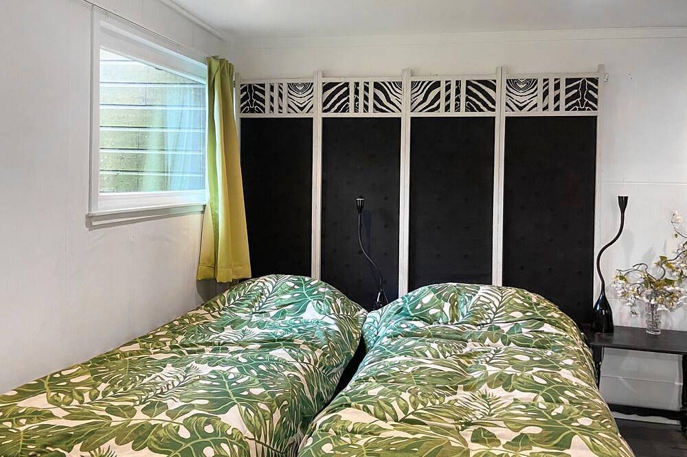 Stunning (sta)caravan in Reeuwijk in Reeuwijk (gemeente), Groene Hart