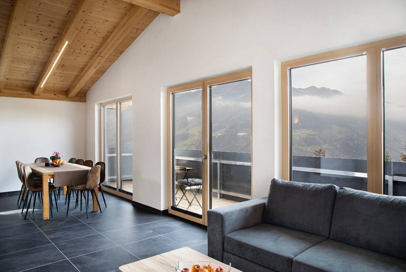 Ferienhaus 'Apart Mountainview' mit Bergblick, privater Terrasse und Wi-Fi in Rohrberg, Bezirk Schwaz