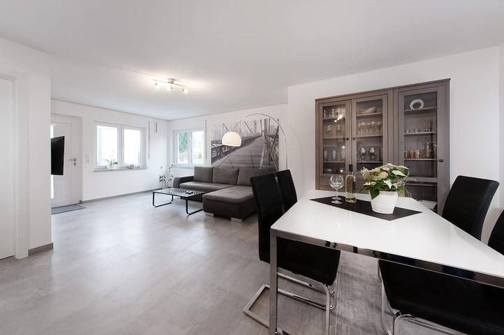 Ganze Wohnung, Moderne Ferienwohnung in Öhringen mit idealer Anbindung zur Autobahn in Öhringen, Hohenlohe
