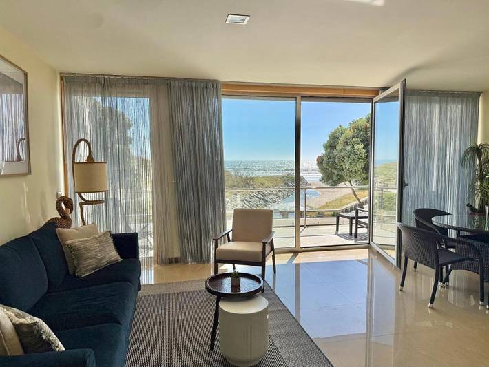 Gîte pour 4 personnes, avec balcon ainsi que vue et jardin à Apúlia