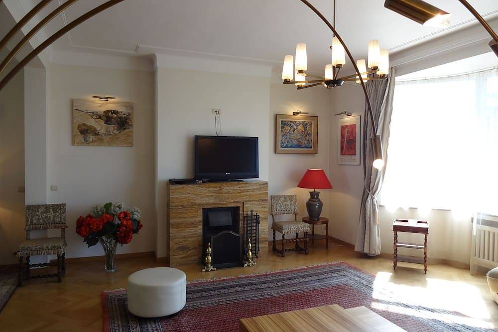 Apartamento entero, Gran piso muy luminoso, 5º piso, 200 m2, Brussels Centre in Bruselas, Flanders