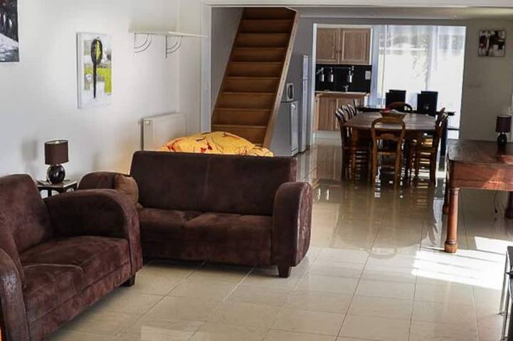 Gîte pour 5 personnes, avec terrasse et balcon/terrasse