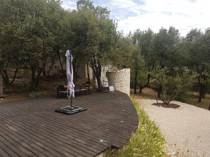 Location de vacances pour 6 personnes, avec jardin ainsi que vue et piscine à Le Garn - 2
