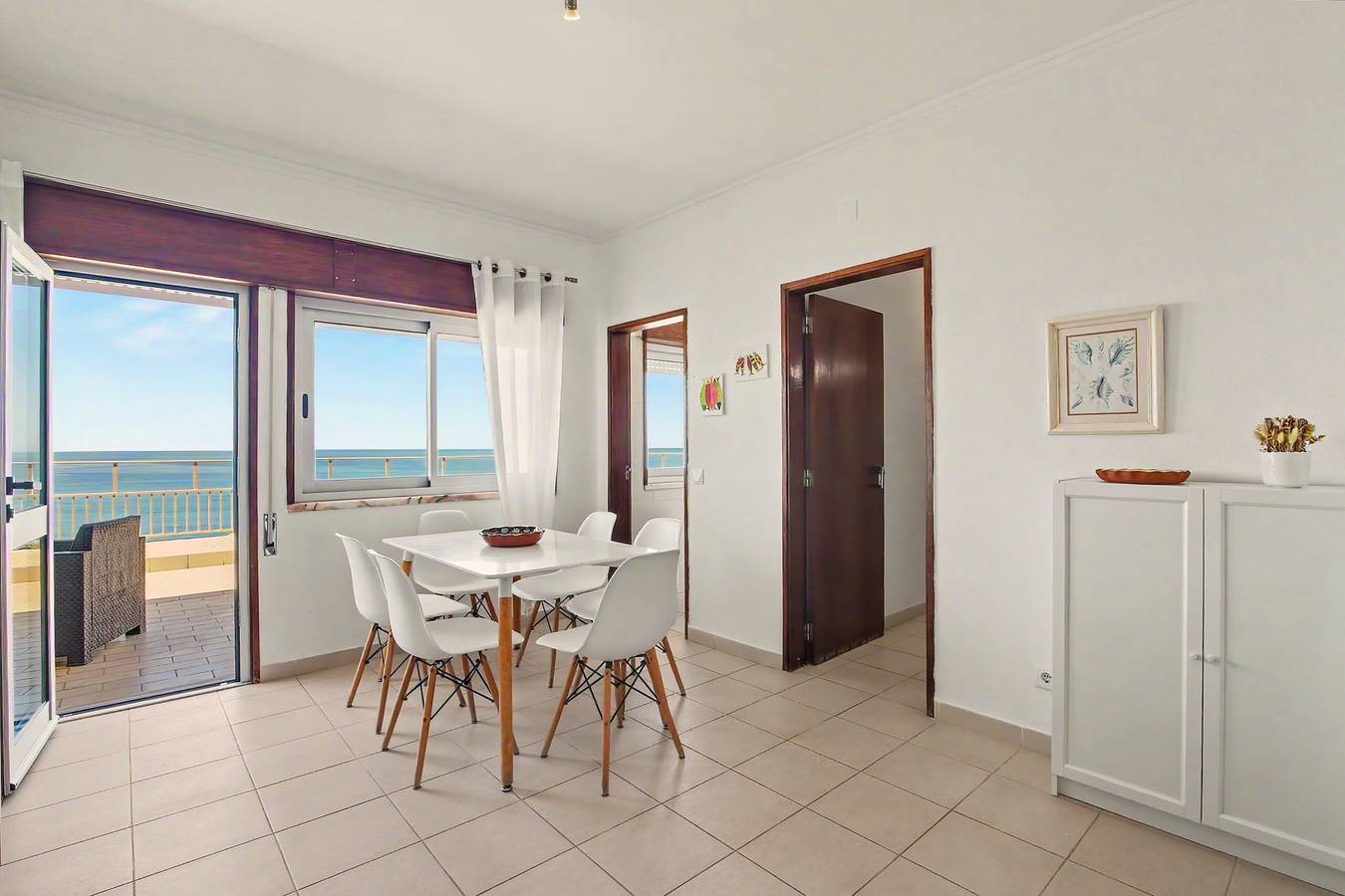 Maison de vacances T1 avec terrasse face à la plage, vue mer, balcon et Wi-Fi in Cavacos, Quarteira