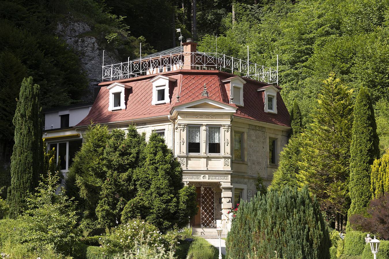 Ganze Wohnung, Ferienwohnung 'Nachtigall' mit Bergblick in Bad Urach, Neckar-Alb