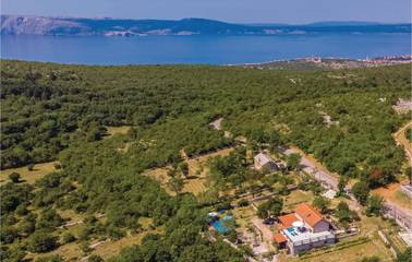 Ferienhaus für 10 Personen, mit Ausblick und Terrasse in Novi Vinodolski