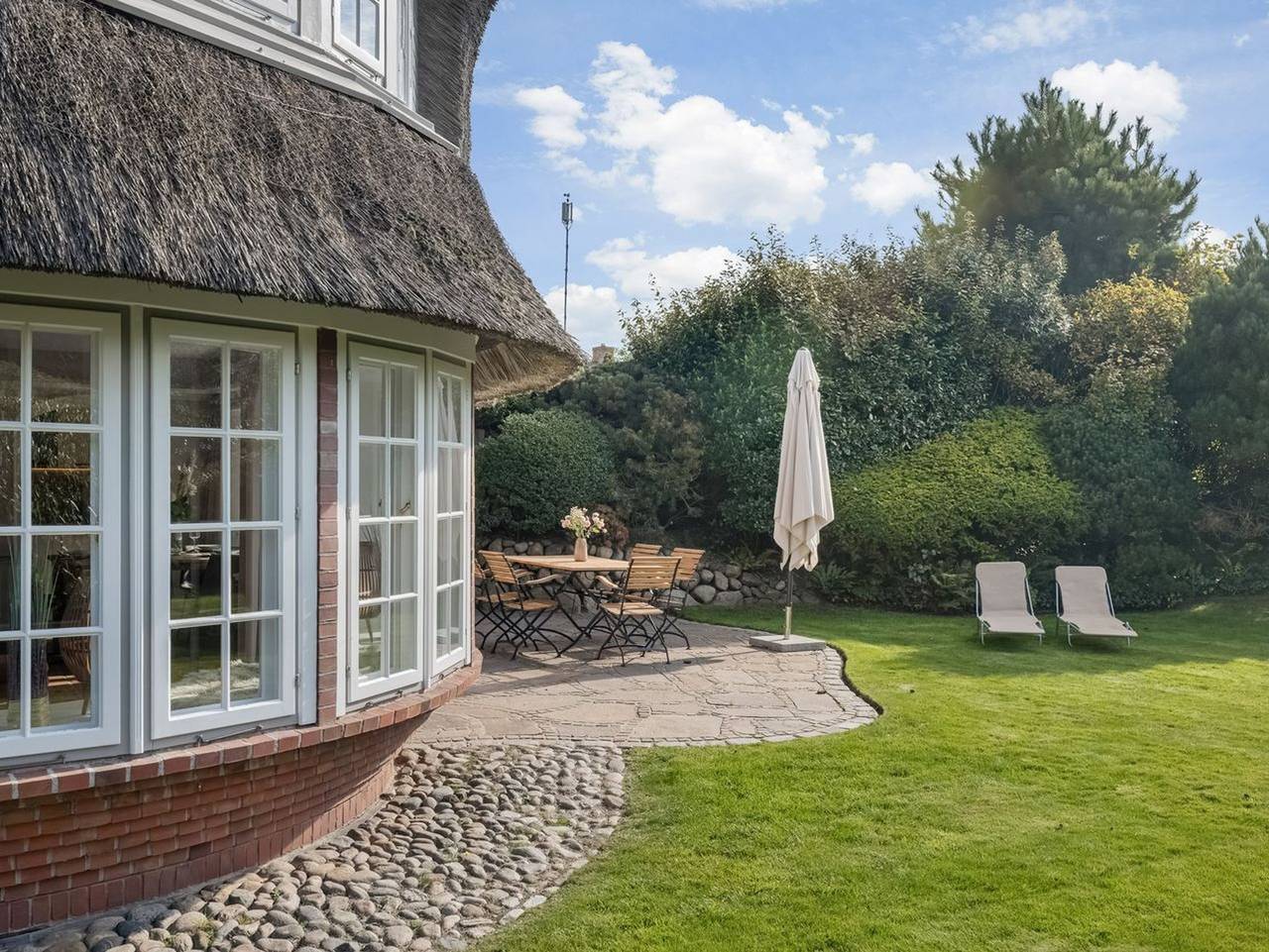 Haus Kliff - Exklusives 5 Sterne Reetdachhaus für 5 Pers. mit Sauna, Garten, Pkw-Stellplatz. in Kampen (Sylt), Sylt