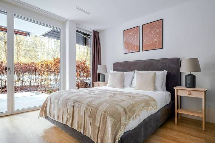 Appartement entier, Blueground | Wollishofen, terrace, nr Lake Zürich in Zürich 41 Leimbach, Zurich