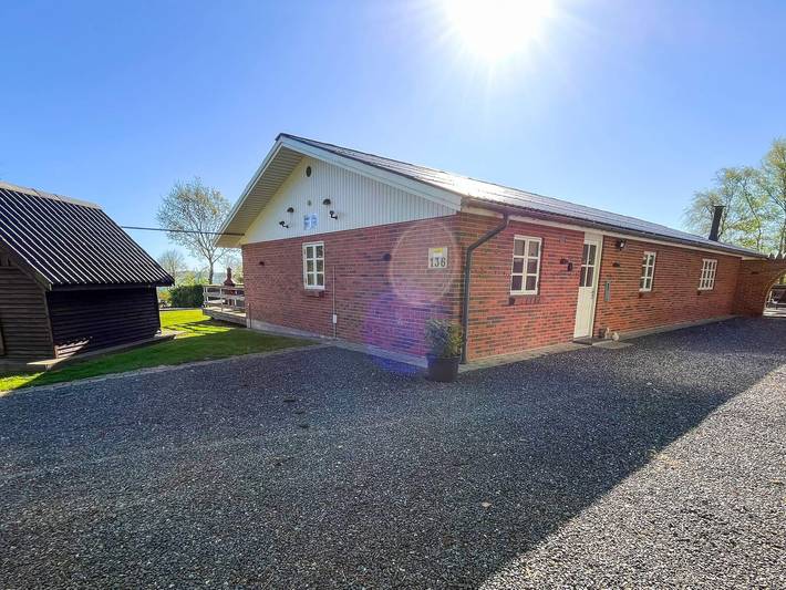 Ferienhaus für 17 Personen, mit Terrasse und Garten sowie Sauna in Astrup Vig