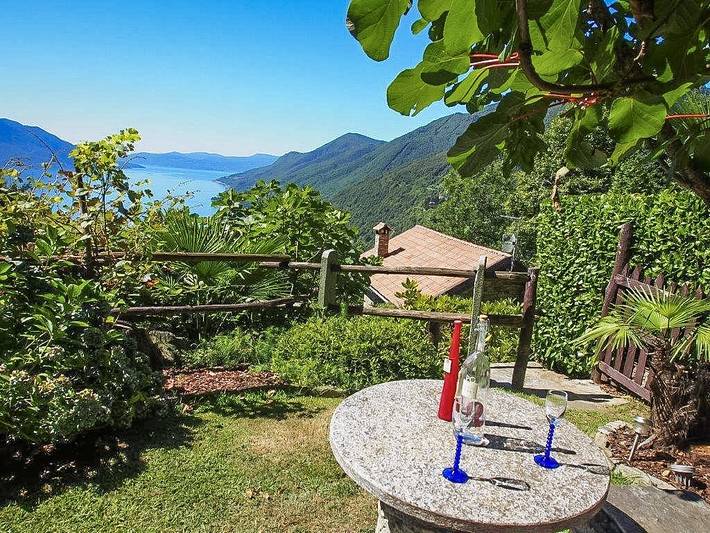 Ferienhaus für 4 Personen, mit Terrasse und Garten sowie Seeblick und Ausblick in Trarego Viggiona - 4