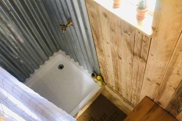 Glamping for 2 People in Charlwood, Surrey, Photo 3