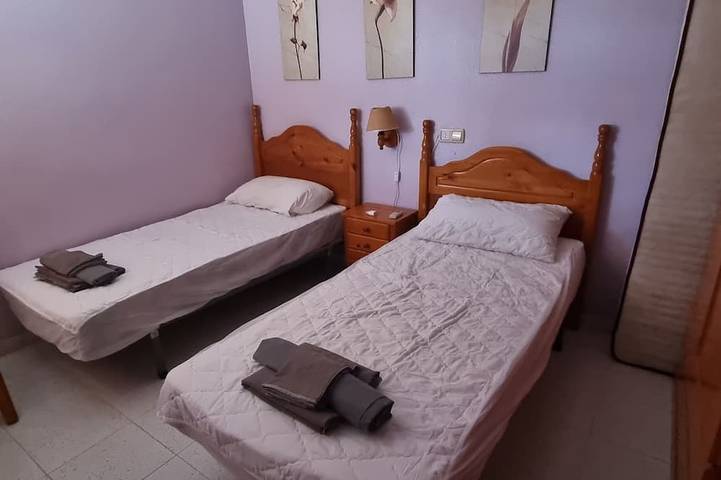 Haus 6 Pers, 700 m vom Strand entfernt in einem Wohngebiet mit Pool in Playa Moncayo, Guardamar del Segura