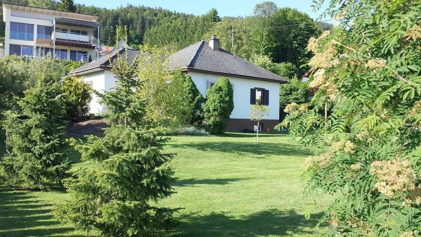 Bungalow für 4 Personen, mit Terrasse und Garten sowie Ausblick am Wörthersee