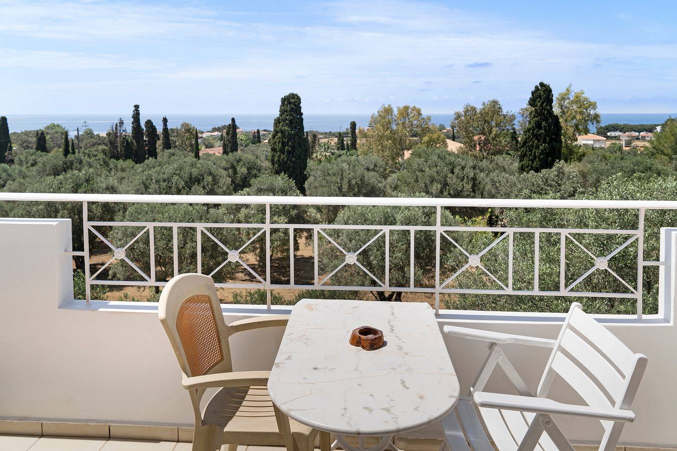 Apartamento entero, Apartamento 'Vista al mar 1' con piscina compartida, Wi-Fi y aire acondicionado in Cefalonia