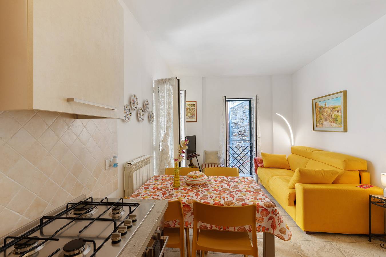 Ganze Wohnung, Apartment 'Sole' mit Wlan in Cipressa, Riviera di Ponente