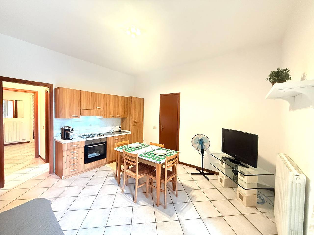 Appartamento intero, Relax con terrazza, giardino e posto auto in Bande di Là-Rollo, Andora