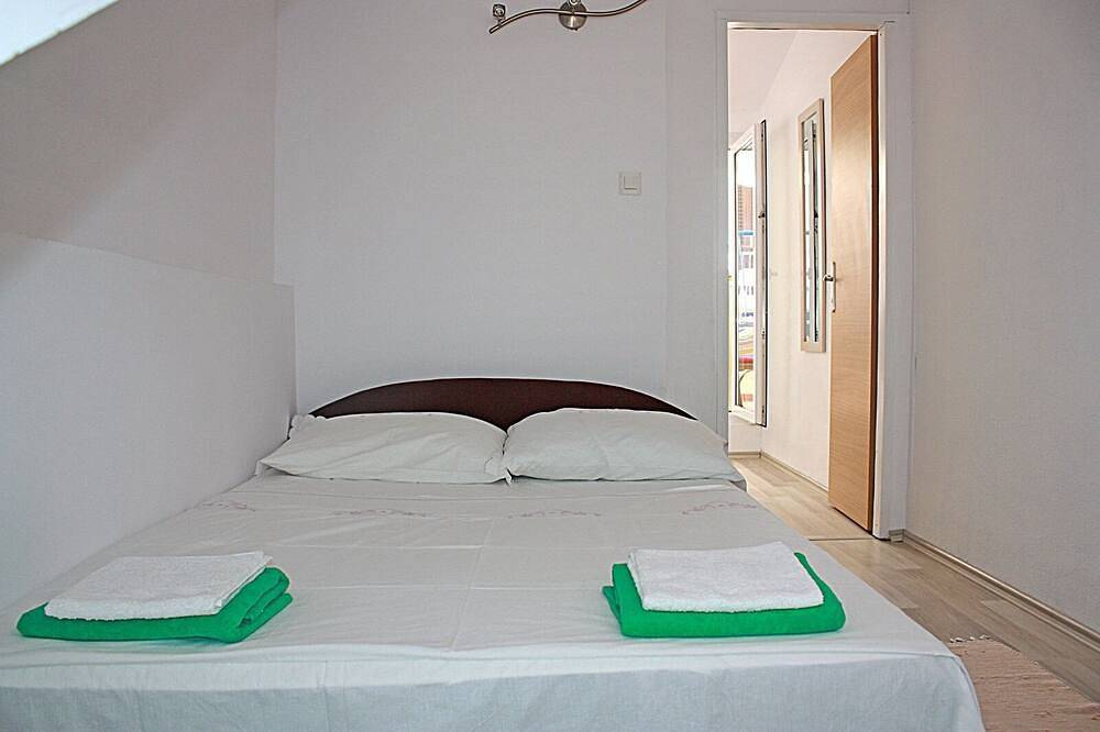 Cały apartament, Nowy relaksujący apartament - 15 metrów od plaży in Zaostrog, Riwiera Makarska