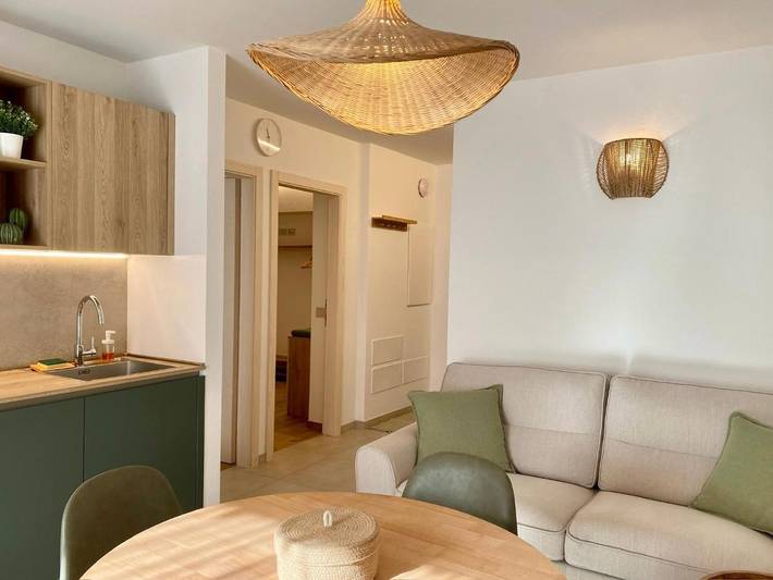 Gîte pour 4 personnes, avec vue et terrasse à Carisolo