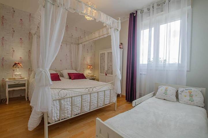 Location de vacances pour 10 personnes, avec jardin dans Lac d'Amance - 3