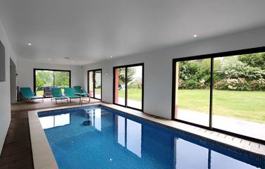 Gîte pour 7 personnes, avec terrasse ainsi que vue sur le lac et jardin à Neufchâtel-en-Bray