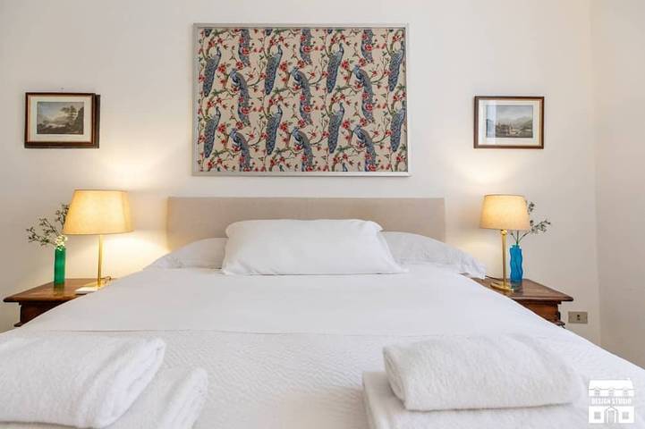 Apartamento entero, Are you looking for a unique holiday home that offers a breathtaking view of Lake Como? Look no further than this gorgeous condo located right on the beach! With all the facilities needed for a comfortable stay, including air conditioning, wifi, indoor p in Bellano, Alpes de Orobie Occidental