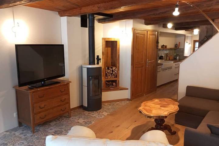 Location de vacances pour 6 personnes, avec jardin et balcon à Mouthier-Haute-Pierre