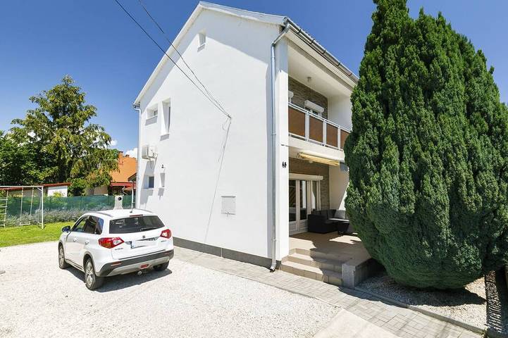 Ferienhaus für 5 Personen, mit Terrasse und Balkon/Terrasse - 1