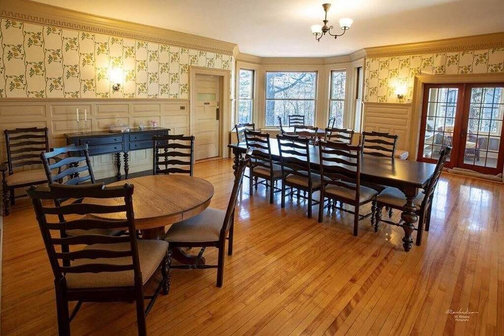 Franklin Manor - Queen Suite Optional Adjoining in Saranac Lake, Adirondack Mountains