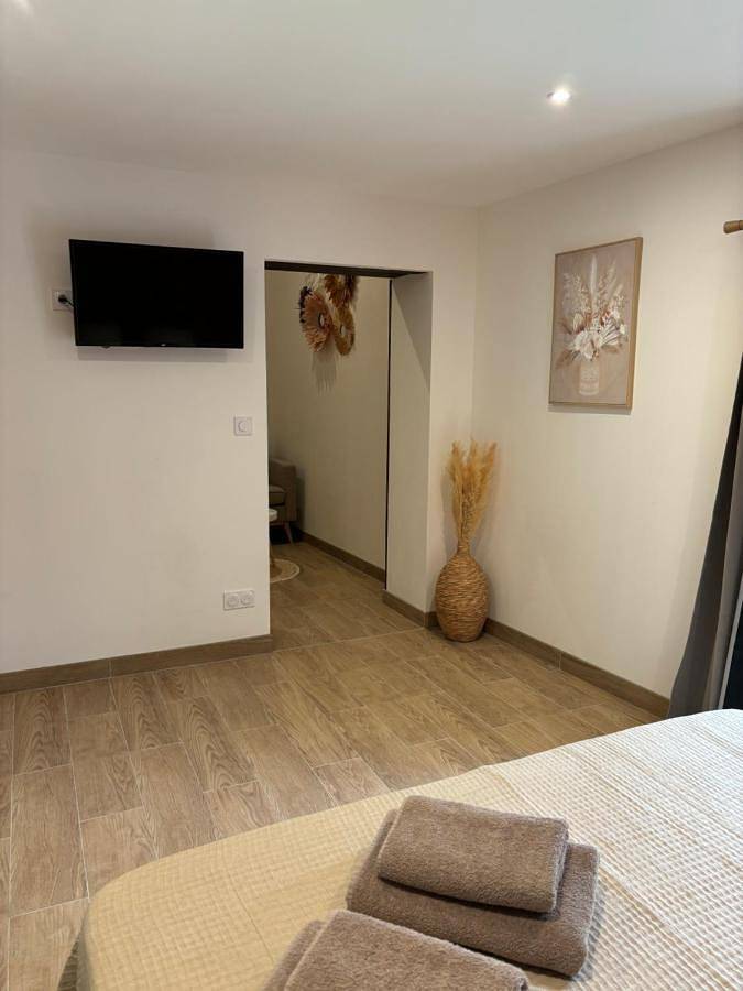 Maison d’hôte pour 2 personnes, avec jardin ainsi que vue et piscine à Allan - 3