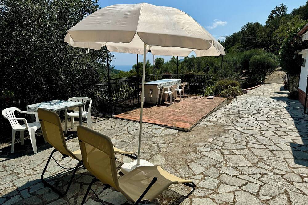 Ruhiges Urlaubsdomizil im Olivenhain in Diano San Pietro, Riviera di Ponente