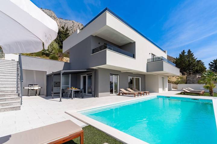Ferienhaus für 10 Personen, mit Balkon und Balkon/Terrasse sowie Pool in Omis - 3