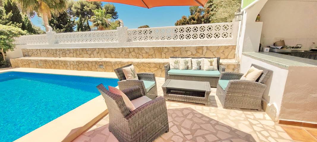 Gîte pour 8 personnes, avec piscine et terrasse, adapté aux familles à Teulada - 3