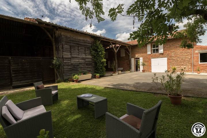 Gîte pour 4 personnes, avec Terrasse et Jardin à Montesquieu-Volvestre