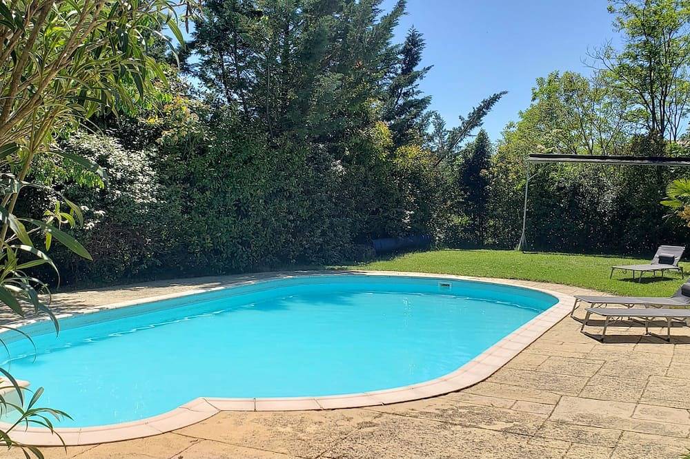 Graine d'Etoiles Maison en pierres 6 personnes Piscine 11m partagée  Ardèche Sud in Saint-Paul-le-Jeune, Parc national des Cévennes