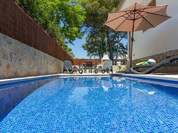 Holiday home in Muro, North Majorca für 6 