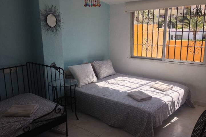 4 Chambre Maison avec piscine près de la ville, la plage et le parc - WiFi gratuit in Benalmádena Costa, Benalmádena
