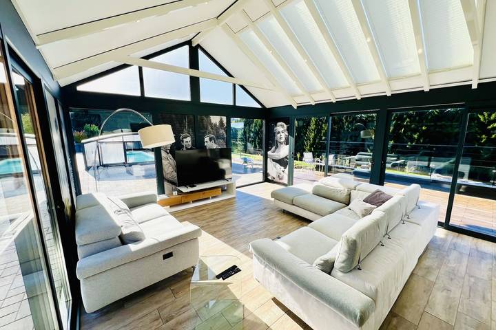 Vakantiehuis voor 2 personen, with balkon and whirlpool as well as tuin and zwembad, kindvriendelijk in de Vogezen